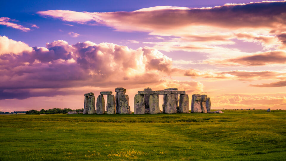 Stonehenge,At,Sunset,In,England