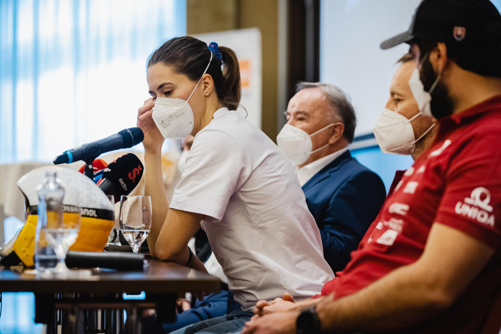 Slovenská lyžiarka Petra Vlhová usporiadala, pred nadchádzajúcou sezónou Svetového pohára v alpskom lyžovaní tlačovú konferenciu, na ktorej informovala aj o nových partneroch svojho tímu. Na snímke Petra Vlhová.