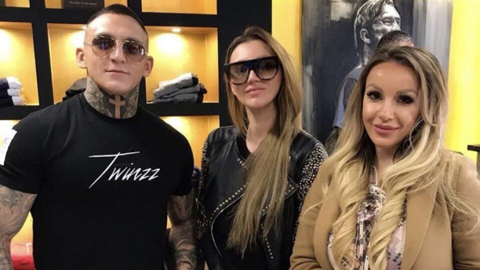 Nina Sedláková aktuálne úspešne manažuje MMA zápasníka Gábora Borárosa a fitnessku Moniku Jáklovú.