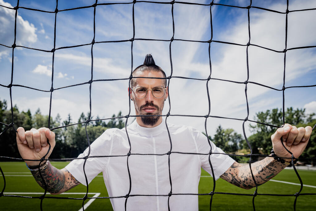 V Banskej Bystrici Hamšík buduje vlastnú futbalovú akadémiu. Na snímke prvé z 3 plánovaných ihrísk futbalovej akadémie Jupie, ktoré Hamšík buduje v mestskej časti Rudlová.