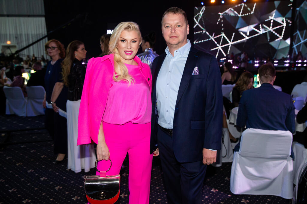 Finále súťaže krásy Miss Slovensko 2019 v bratislavskej Inchebe. Na snímke Gabriela Drobová a Karol Ruman.