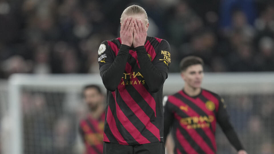JB 14 Londýn - Hráč Manchesteru City Erling Haaland reaguje na konci futbalového zápasu anglickej ligy Premier League Tottenham Hotspur - Manchester City v Londýne 5. februára 2023. FOTO TASR/AP
Manchester City's Erling Haaland reacts during an English Premier League soccer match between Tottenham Hotspur and Manchester City at the Tottenham Hotspur Stadium in London, Sunday, Feb. 5, 2023. (AP Photo/Kin Cheung)
