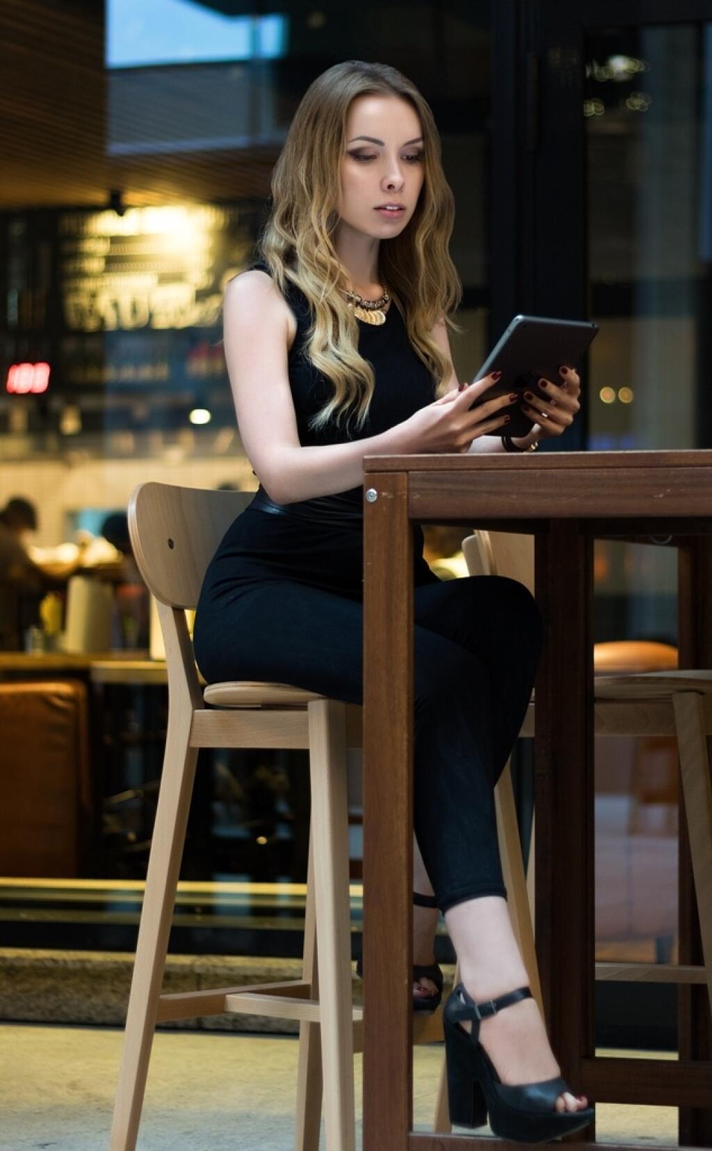 V roku dvetisíc tri pripadal na jedného užívateľa elektroniky jeden tablet, notebook, alebo mobilný telefón. Vlani šesť.