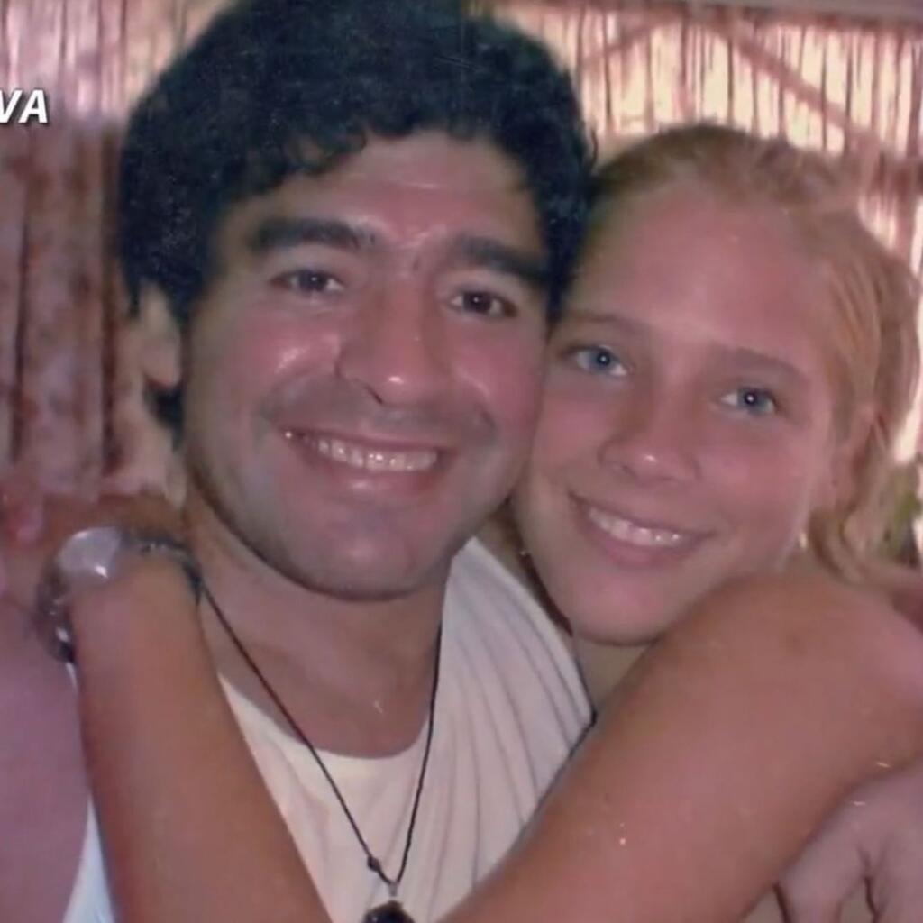 Mladá Mavys Álvarezová začala s Maradonom žiť, keď mala 16 rokov.