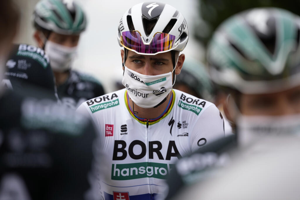 Slovenský cyklista Peter Sagan pred štartom prvej etapy cyklistických pretekov Tour de France z Brestu do Landerneau (197,8 kilometrov) 26. júna 2021.
