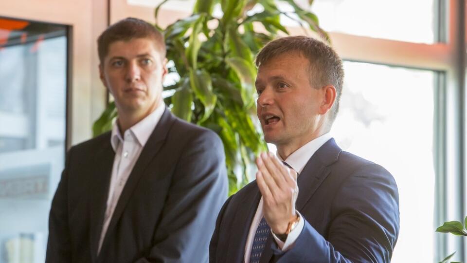Pluska vydala článok o Pente až potom, ako šéfredaktorke zavolal Martin Danko - Martin Danko tvrdí, že netlačil šéfredaktorku Plus Jeden Deň, aby článok napísali