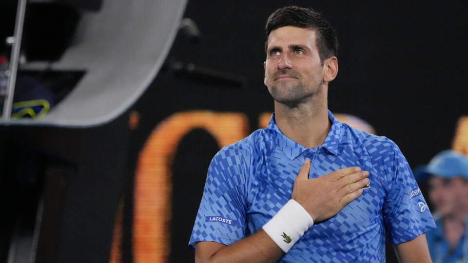 WA 5 Melbourne - Srbský tenistka Novak Djokovič sa teší po výhre nad Španielom Robertom Carballesom Baenom v zápase 1. kola mužskej dvojhry na grandslamovom turnaji Australian Open v Melbourne v stredu 18. januára 2023. FOTO TASR/AP
Novak Djokovic of Serbia reacts after defeating Roberto Carballes Baena of Spain in their first round match at the Australian Open tennis championship in Melbourne, Australia, Wednesday, Jan. 18, 2023. (AP Photo/Aaron Favila)