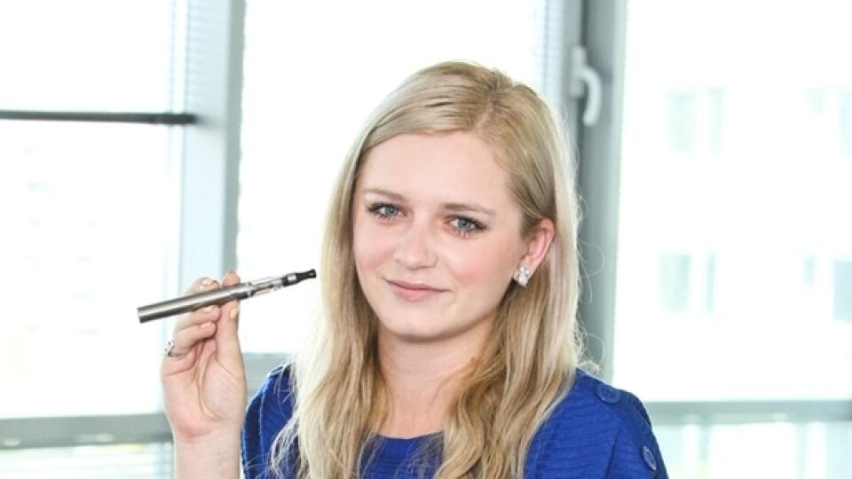 E-cigarety: Začali ich
používať mnohí fajčiari.