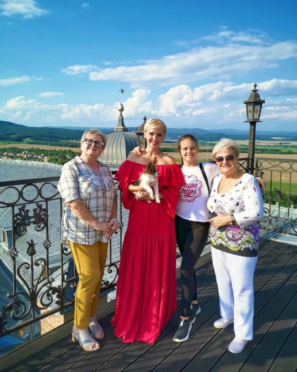 Kvetka Horváthová má krásny vzťah nielen so sestrou a mamou, ale aj s dcérkou Paulínkou a svokrou.