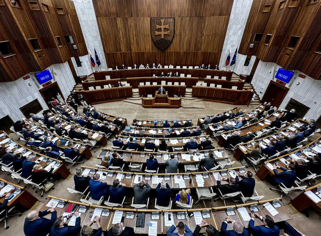 Na snímke rokovacia sála Národnej rady SR počas 55. schôdze NR SR v Bratislave v stredu 9. februára 2022. FOTO TASR - Pavol Zachar
