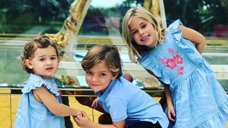 Švédska princezná Madeleine a deti princezné Leonore (5), Adrienne (1) a princ Nicolasa (4).