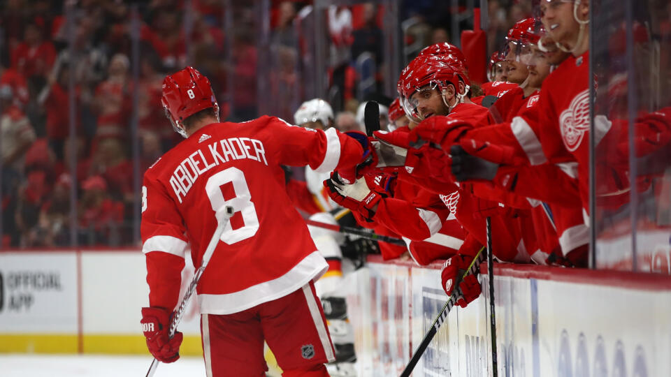 DETROIT, MI - NOVEMBER 15: Justin Abdelkader #8 of the Detroit Red Wings celebrates his second period goal with teammates while playing the Calgary Flames at Little Caesars Arena on November 15, 2017 in Detroit, Michigan. (Photo by Gregory Shamus/Getty Images)