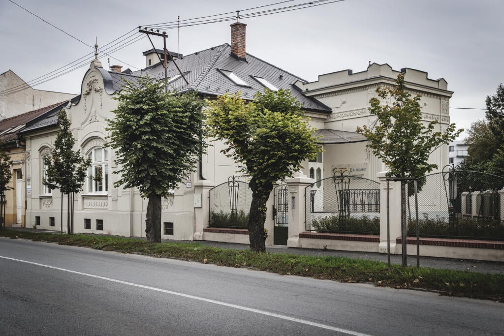 Rodinná stavebná spoločnosť Ing. Jaroslava Pčolu Reinter z Humenného.