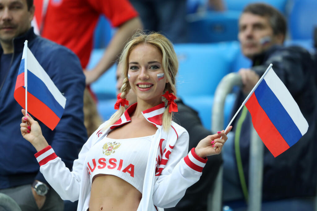 Na ruskej strane sa najviac preslávila Natalia Nemchinová. Blonďavé dievča upútalo pozornosť už v prvý deň šampionátu. Neskôr sa prevalilo, že je pornoherečka.