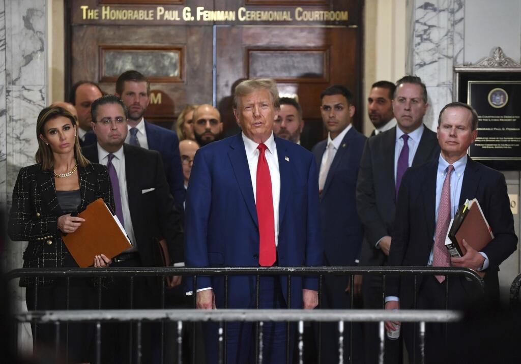 Vinný: Porota newyorského súdu uznala Donalda Trumpa za vinného vo všetkých 34 bodoch obžaloby.