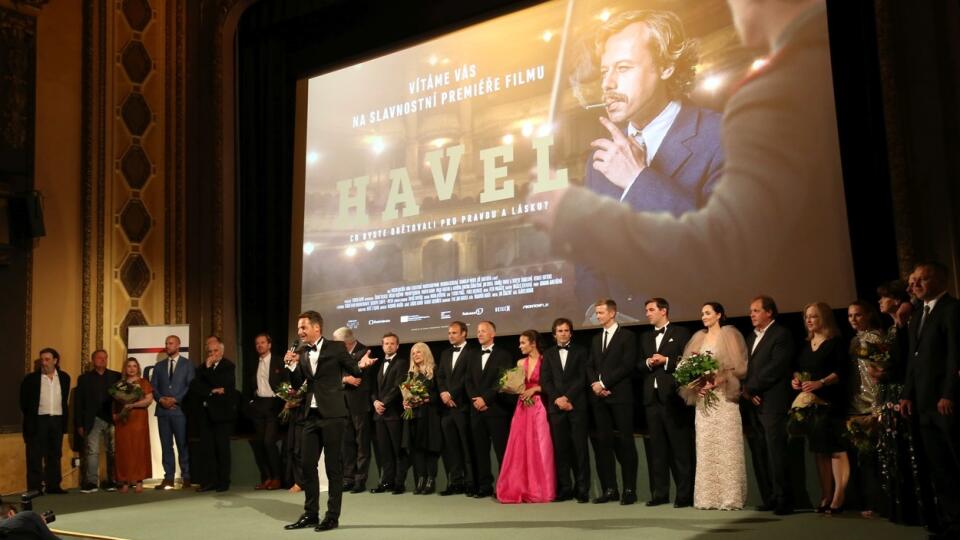 Premiéra filmu HAVEL v pražskom kine Lucerna. Na fotke Anna Geislerová, Stanislav Majer a Viktor Dvořák.