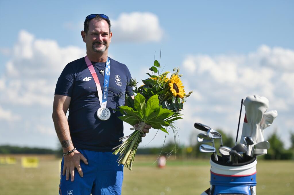 Na snímke strieborný medailista v golfe z XXXII. letných OH v Tokiu Rory Sabbatini počas príchodu na tréning do areálu Golf Trnava v utorok 3. augusta 2021.