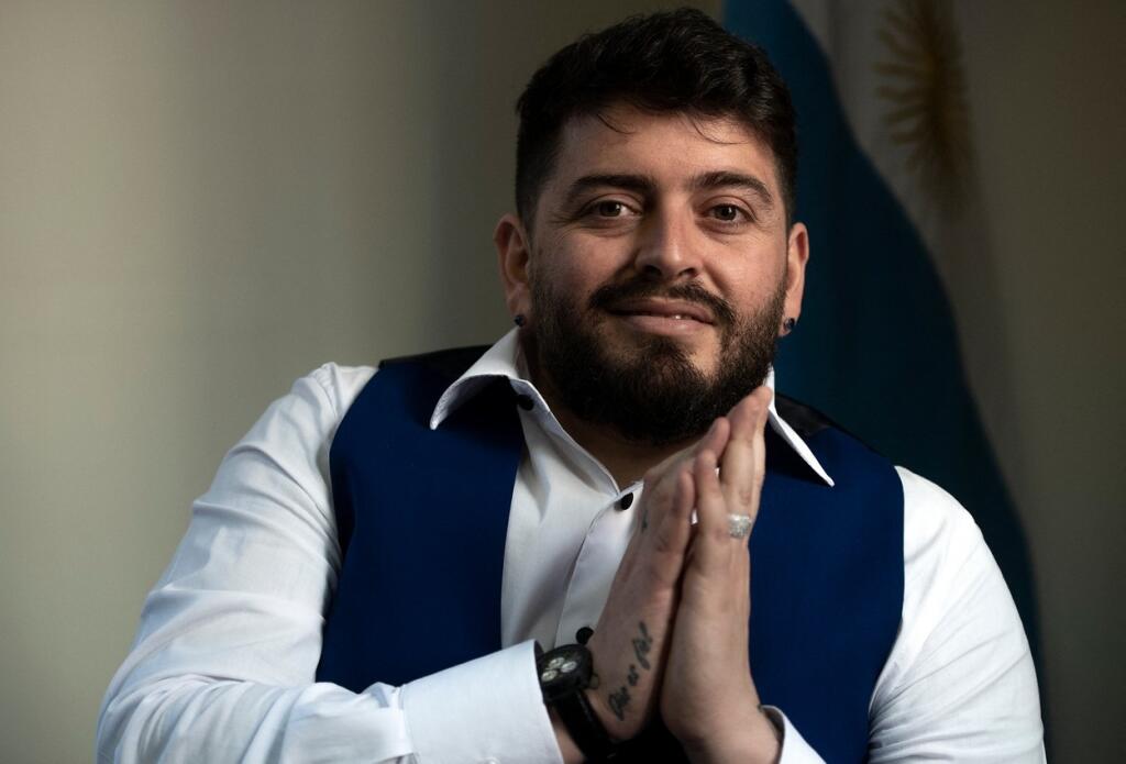 Diego Sinagra dostal pred rokom na konzuláte v Ríme občianstvo Argentíny.