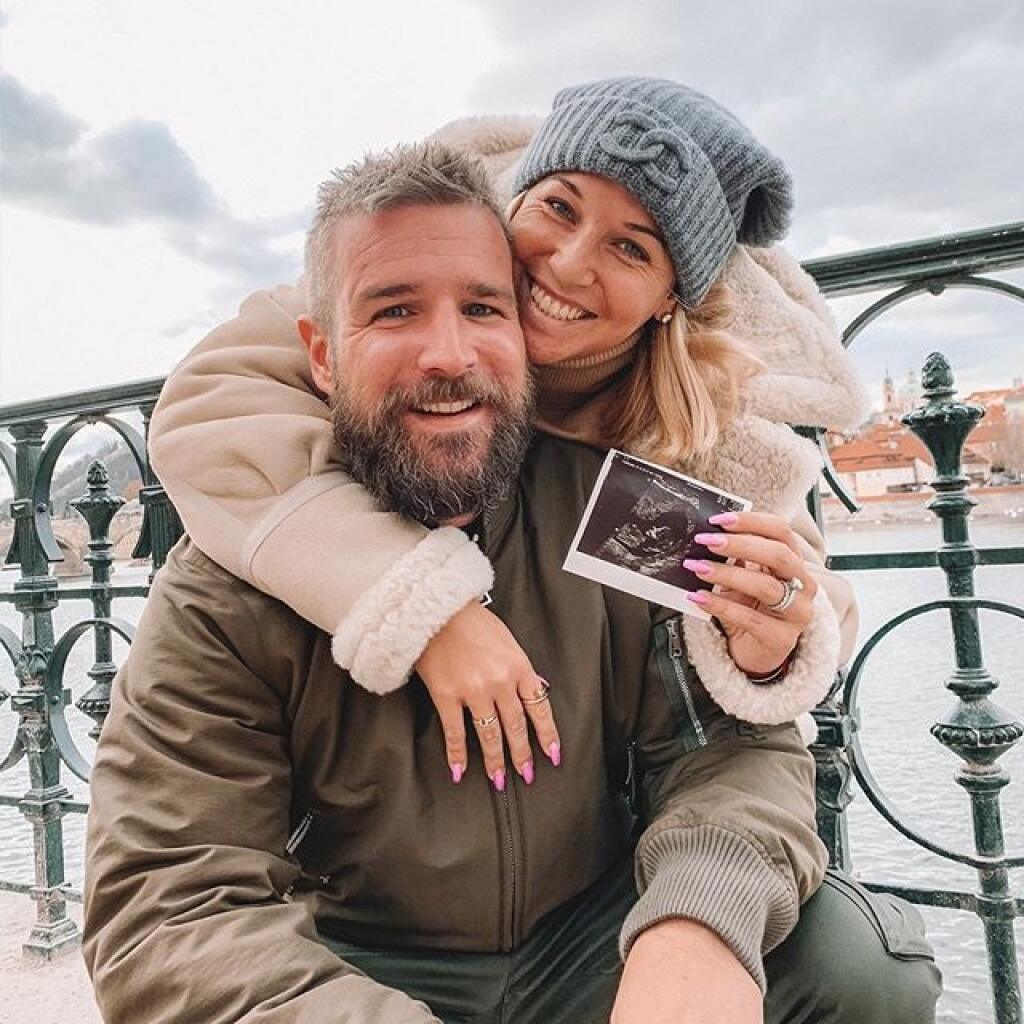 Dominika Cibulková a manžel Michal Navara sa dočkajú vytúženého potomka. Dvojica šťastnú novinku oznámila záberom z ultrazvuku na sociálnych sieťach.