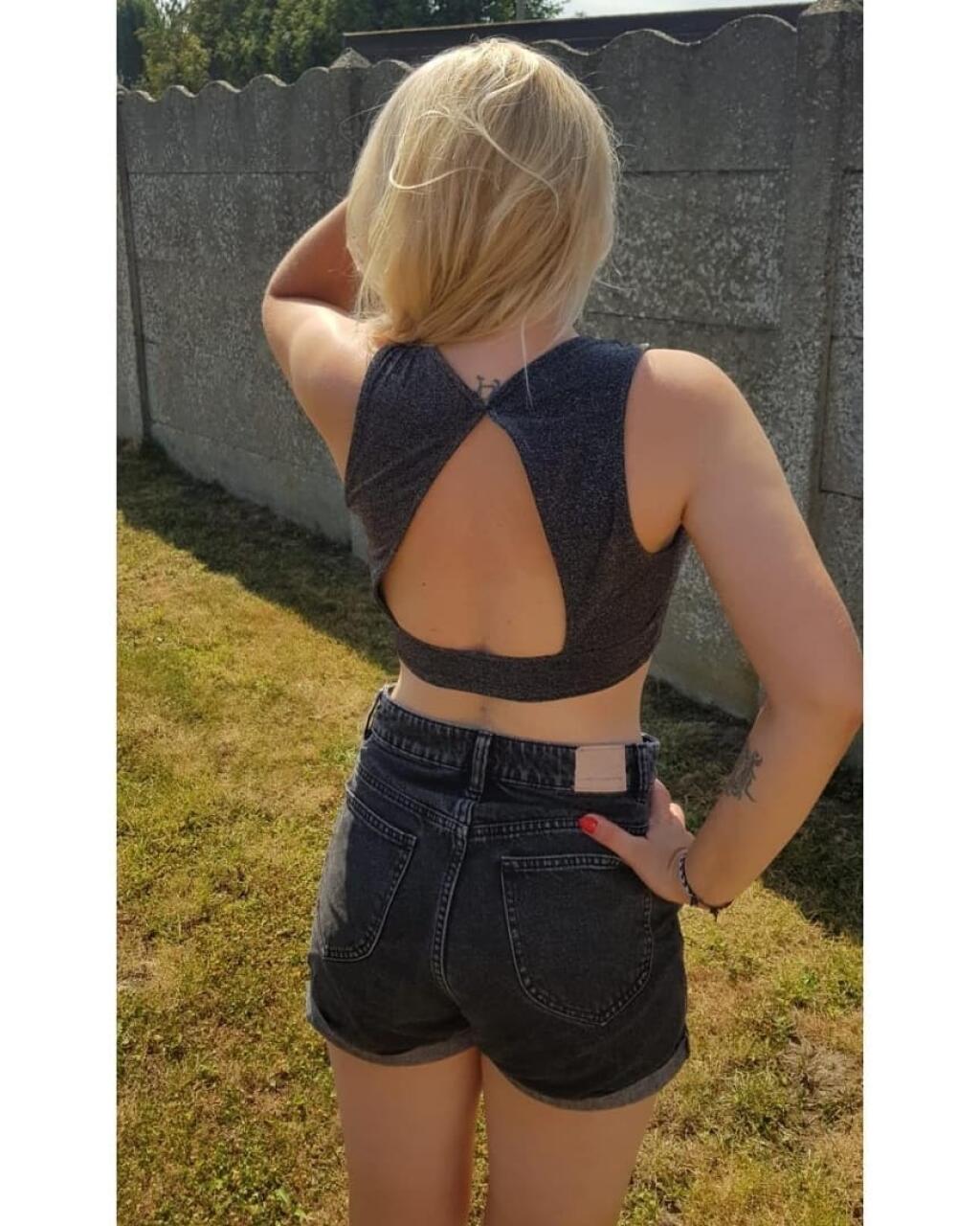 Tara Ginsová sa neplánuje obmedziť pri fotení sexi pikantných záberov.