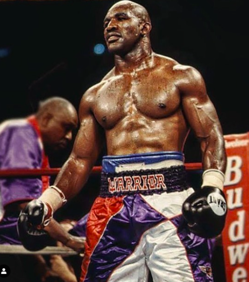 Evander Holyfield sa na návrat do ringu svedomito pripravoval, no nestačilo to.