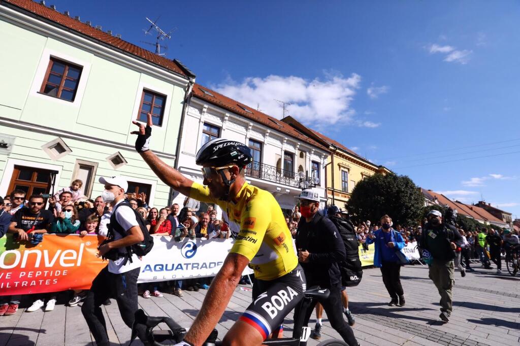 Peter Sagan si mohol užívať v žltom drese aj po skončení pretekov Okolo Slovenska.