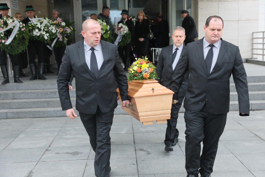 Herci odprevadili Marínu na jej poslednej ceste.