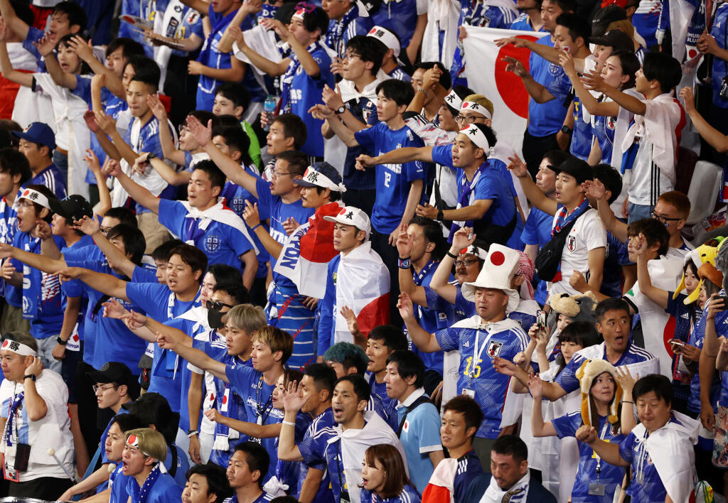 Japonskí fanúšikovia mali po výhre nad Nemeckom dôvod na veľkú radosť, no po oslavách ukázali aj svoju skutočnú tvár, keď upratali po sebe bordel na štadióne, za čo si zaslúžia veľkú pochvalu.
