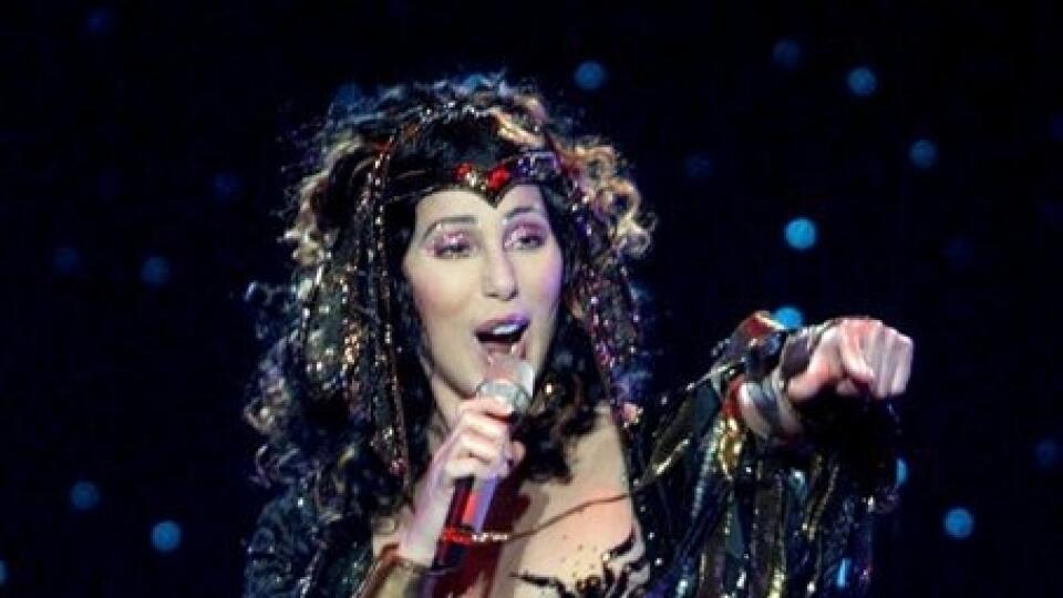 Popová legenda Cher