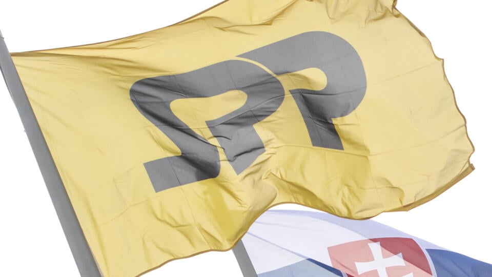 Na snímke vlajka s logom Slovenského plynárenského priemyslu (SPP), a. s. 16. decembra 2019 v Bratislave. FOTO TASR - Martin Baumann