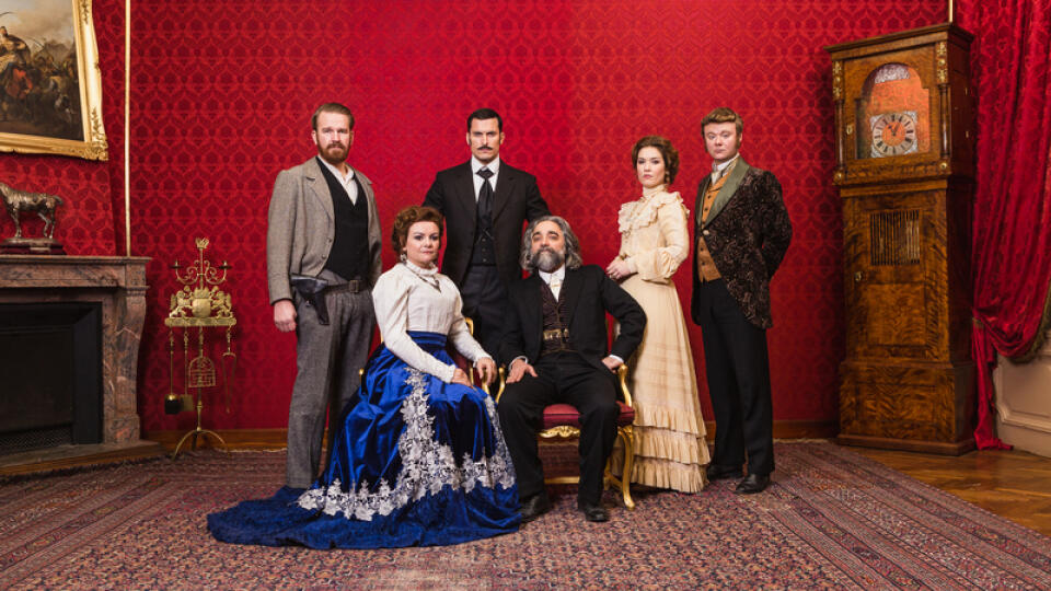 Historický seriál 1890 si získal množstvo divákov.