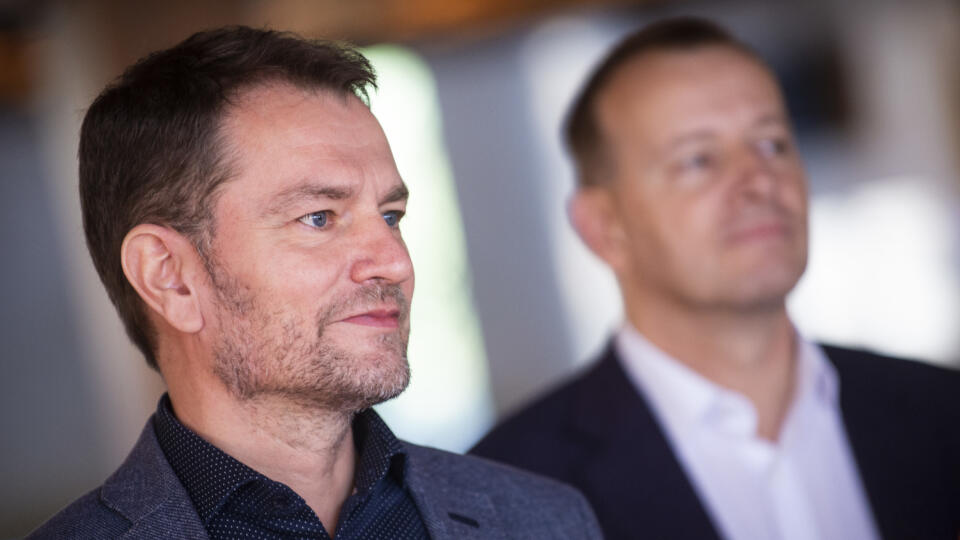 Na snímke vľavo predseda hnutia OĽaNO Igor Matovič a vpravo predseda hnutia Sme rodina Boris Kollár počas tlačovej konferencie po spoločnom rokovaní o zostavovaní vlády 2. marca 2020 v Bratislave. FOTO TASR – Jakub Kotian