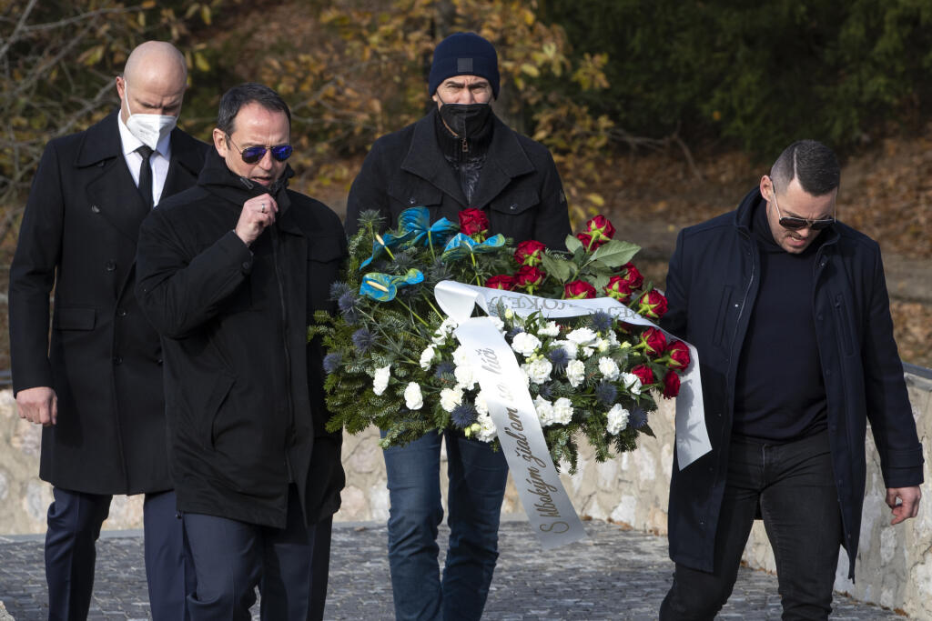 Posledná rozlúčka s bývalým hokejistom a funkcionárom Dušanom Pašekom mladším v priestoroch bratislavského krematótia.