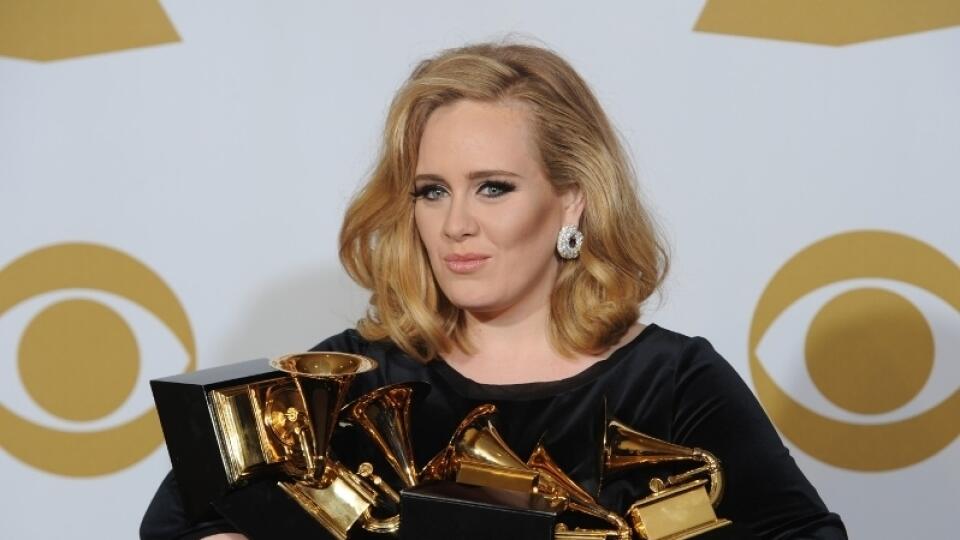 Adele si z Grammy odniesla 6 gramofónov, koľko cien si odnesie z Brit Awards?