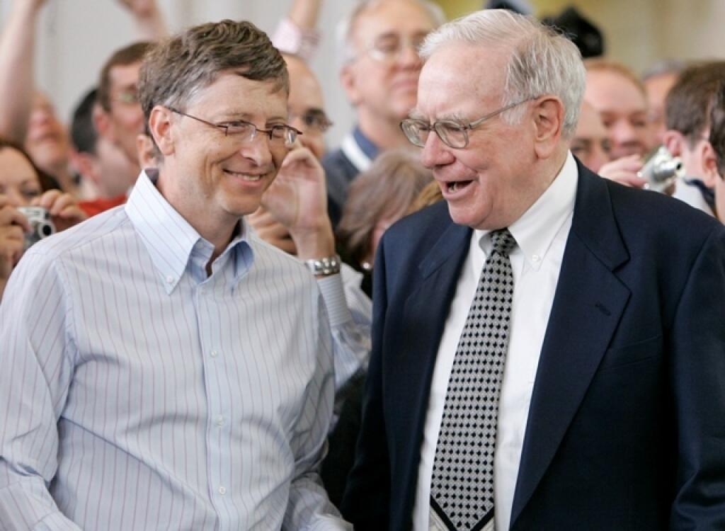 DOBRODINCI: Bill
Gates (vľavo)
a Warren Buffett.