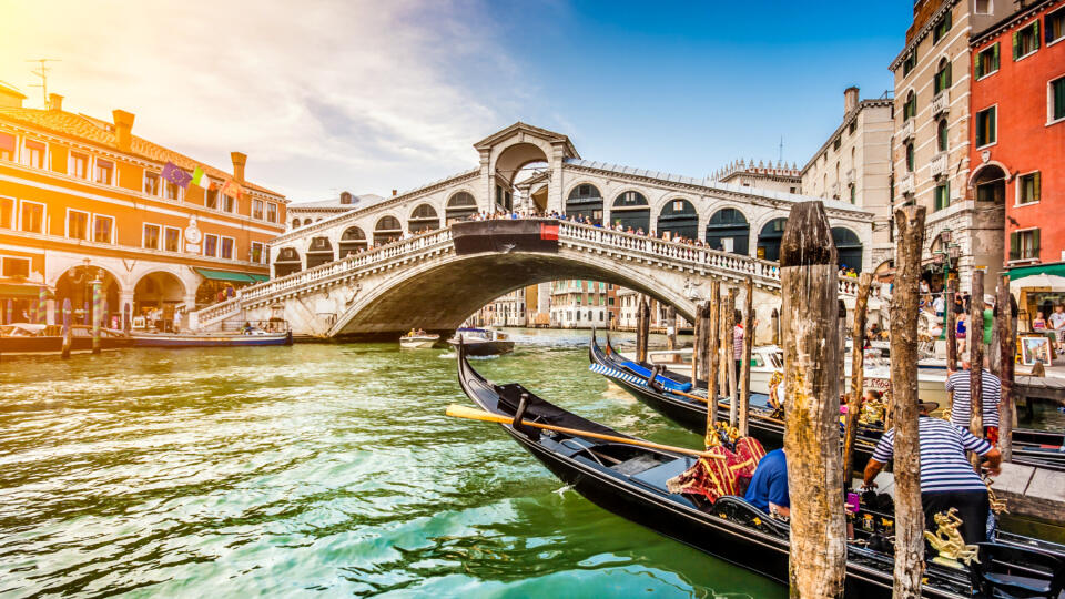 Slávny Canal Grande v Benátkach