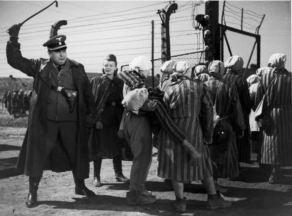 V tábore Auschwitz zomrelo počas vojny viac než milión ľudí, najmä Židov.