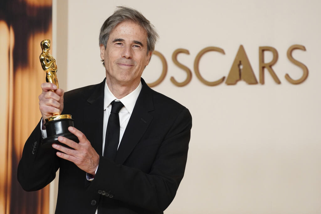 KK12 Los Angeles - Brazílčan Walter Salles pózuje s cenou v kategórii najlepší zahraničný film za snímku I’m Still Here na 97. ročníku odovzdávania Oscarov 2. marca 2025 v Los Angeles. FOTO TASR/AP
Walter Salles, winner of the award for 