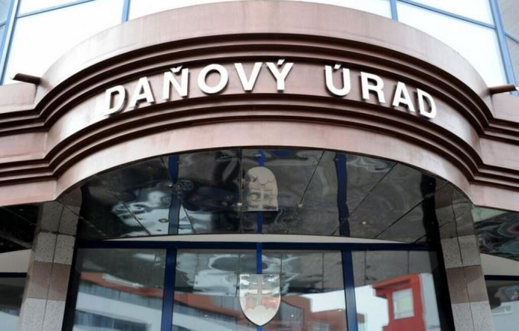 Fyzické a právnické osoby si môžu zo zoznamu prijímateľov vedenom Notárskou komorou SR vybrať prijímateľa podielu zaplatenej dane napr. neziskovú organizáciu poskytujúcu všeobecne prospešné služby, občianske združenie či nadáciu. Zoznam je verejne dostupný aj na stránke www.notar.sk ako aj na portáli finančnej správy.