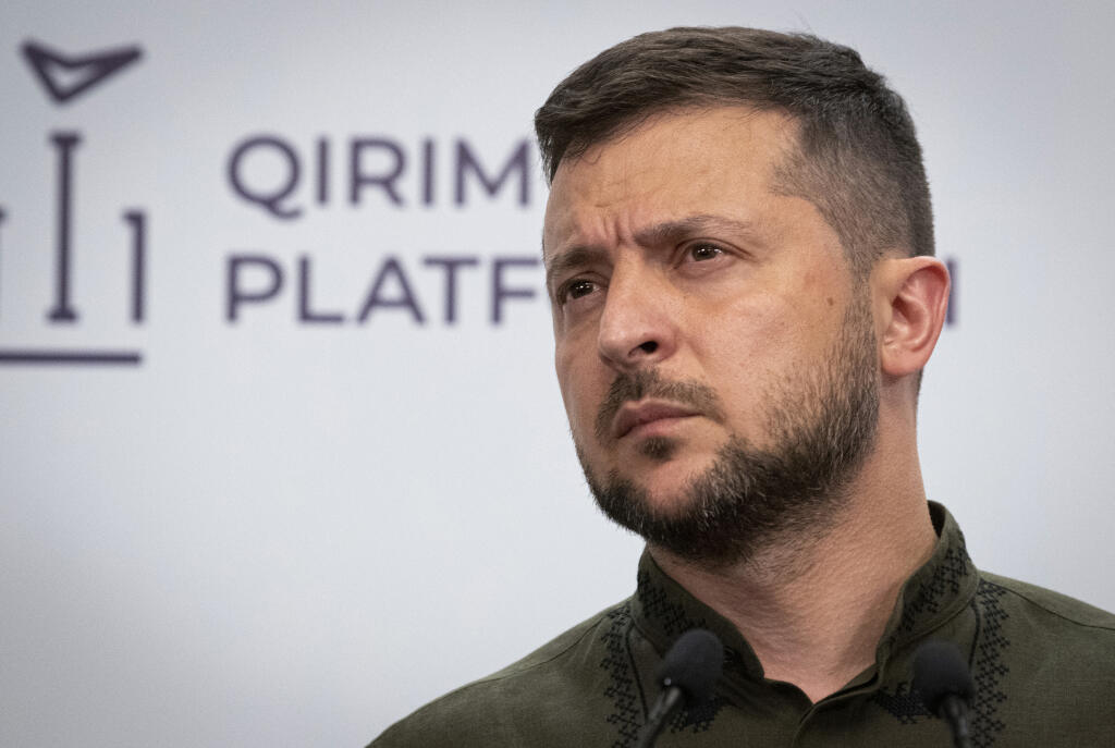 KK31 Kyjev - Na snímke ukrajinský prezident Volodymyr Zelenskyj počas tlačovej konferencie po summite tzv. krymskej platformy 23. augusta 2022 v Kyjeve. Ukrajinský prezident Volodymyr Zelenskyj v utorok v príhovore na summite tzv. krymskej platformy prisľúbil, že prinesie