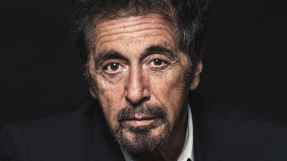 Al Pacino dostal košom od takmer 40 rokov mladšej priateľky.