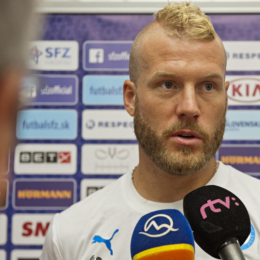futbalista Adam Nemec tlačová konferencia