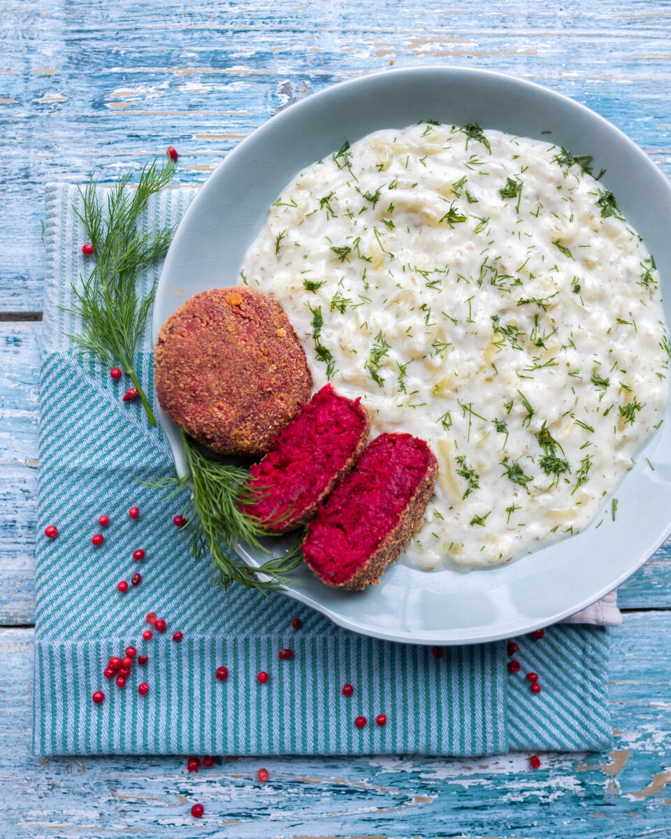 Soupa - Polievkové bistro. Na snímke je tekvicový prívarok s cviklovými fašírkami.