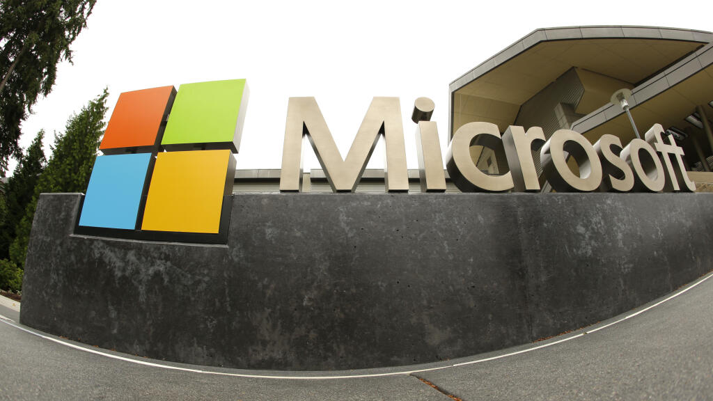 WA 21 archív Redmond - Na archívnej snímke z 3. júla 2014 logo amerického technologického koncernu Microsoft sa nachádza v americkom meste Redmond. Microsoft plánuje zrušiť tisícky pracovných miest naprieč viacerými divíziami. Očakávané prepúšťanie tak bude ďalším v americkom technologickom sektore, keďže aj Amazon a Meta v poslednom období oznámili rušenie pracovných pozícií reagujúc na nepriaznivý vývoj svetovej ekonomiky. FOTO TASR/AP 



FILE - This July 3, 2014, file photo, shows the Micros