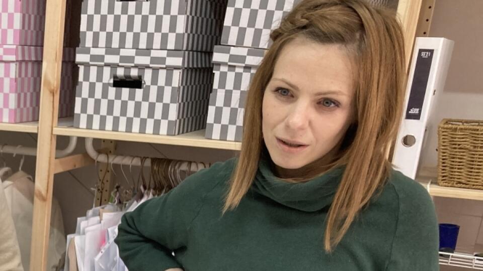 Zuzana (vpravo) nosí výlučne šaty vlastnej značky.