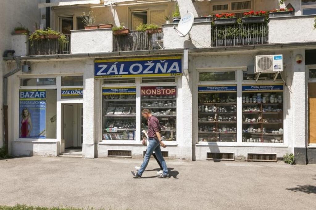 Podnikatelia aj narkomani. V záložni sú „rýchle prachy“ pre každého