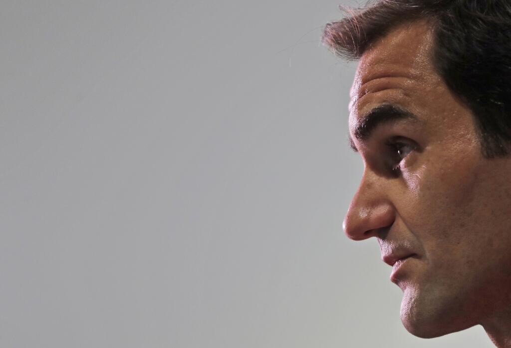 Na snímke švajčiarsky tenista Roger Federer počas exkluzívneho rozhovoru pre americkú agentúru Associated Press v Dubaji 15. decembra 2019.