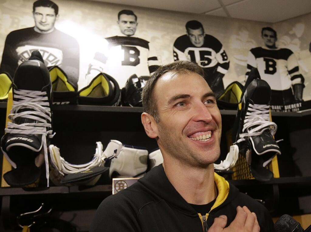 Zdeno Chára dlhé roky pôsobil v Boston Bruins, no krátko pred koncom kariéry sa rozhodol presedlať do New York Islanders. Hokejovú kariéru tak ukončil presne tak, ako aj začal.
