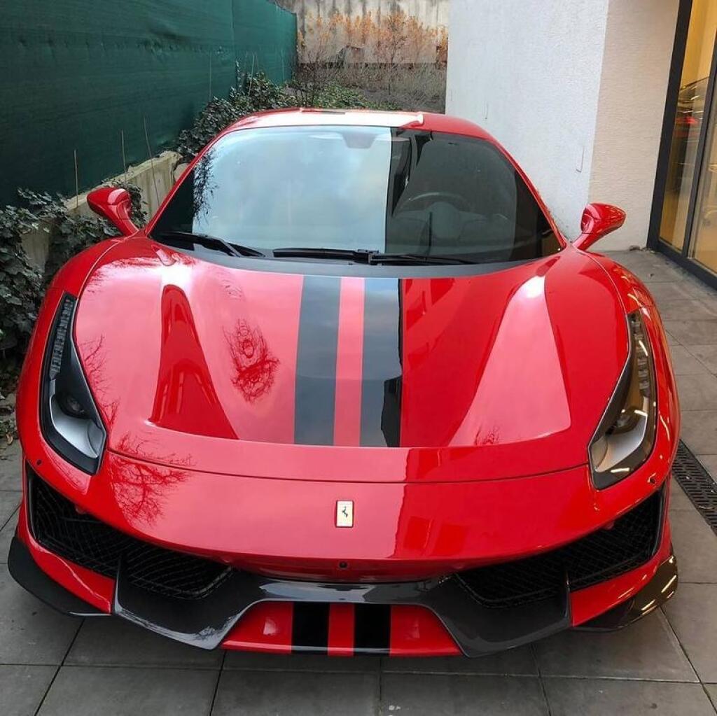 Pred dvomi rokmi si Hamšík kúpil Ferrari 488 Pista, ktorého cena je astronomických 300-tisíc eur.