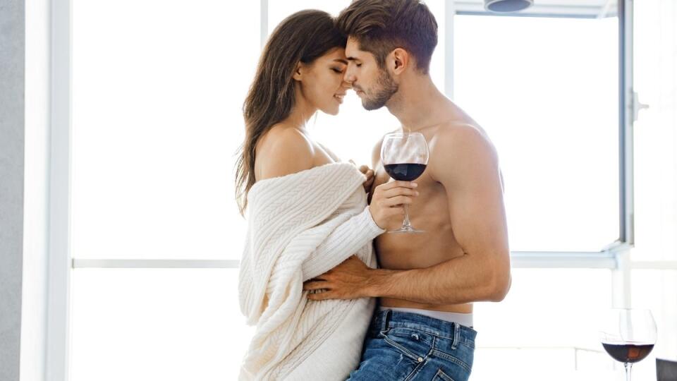 Dokáže ich vzrušiť zmyselnosť ženy, flirtovanie a aj pekný zadok.